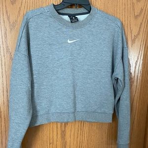 Open back crewneck sweatshirt Nike size medium women’s